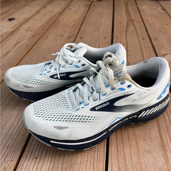 Women’s Brooks Adrenaline GTS 23 10 wide - Picture 1 of 7